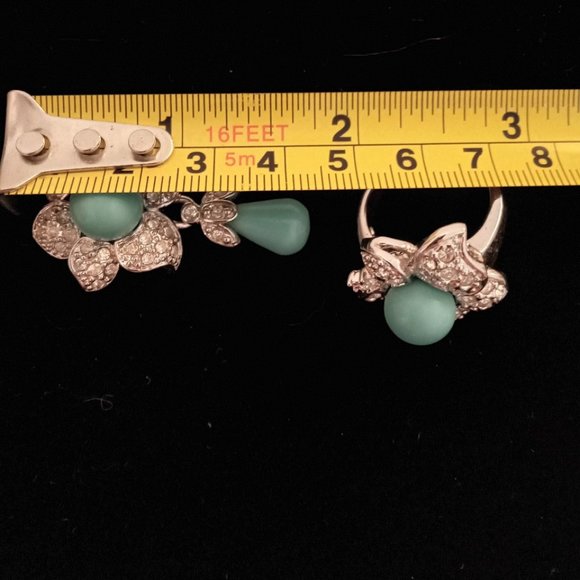 🎁 FREE GIFT INCLUDED🎁 NWOT Vintage Fashion Jewelry Set: Ring & Earrings - Picture 5 of 6